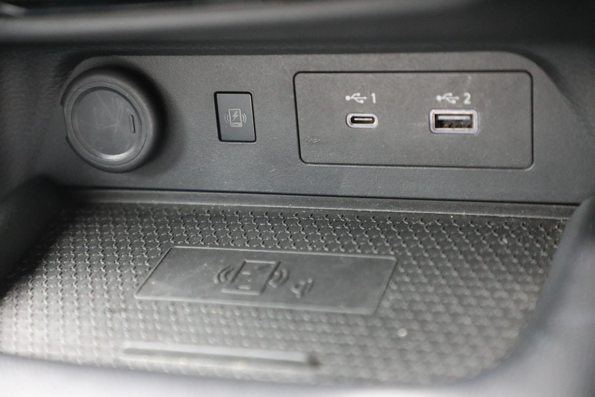 Large vehicle image
